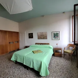 casa-calle-renier.hotelslidodijesolo.com/